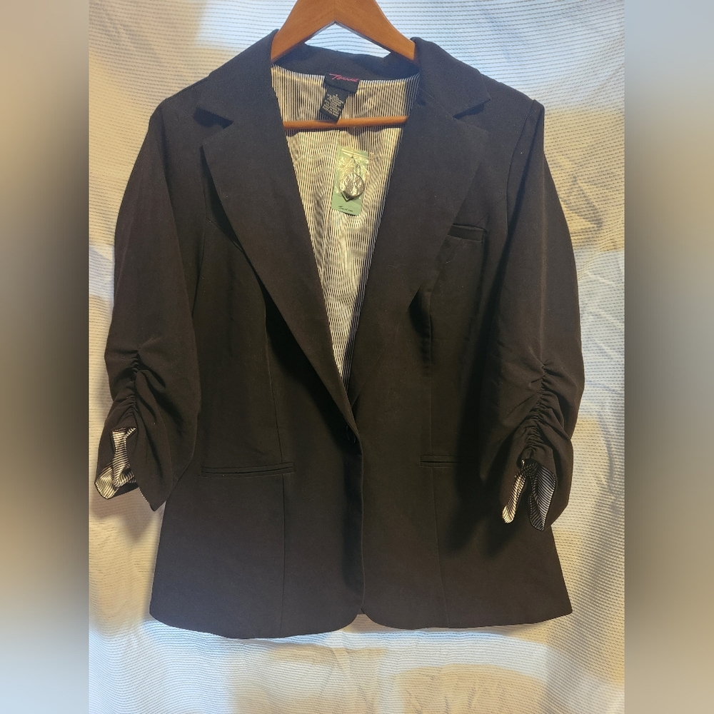 NWT Torrid BLK TRS Blazer Women's Size 2